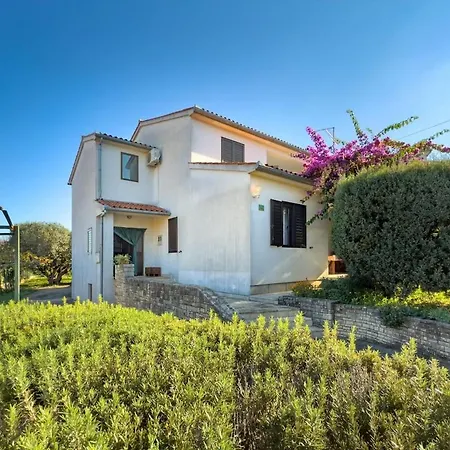 House For 12 People Close To The Sea
