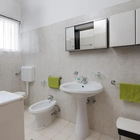 Holiday home House For 12 People Close To The Sea Pula
