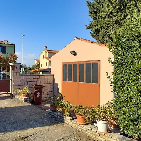 House For 12 People Close To The Sea Holiday home *
